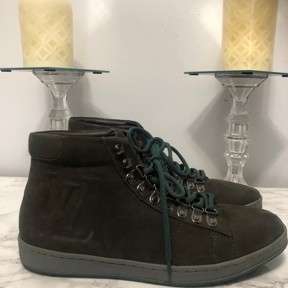 NEVER used Authentic Louis Vuitton Men Shoes